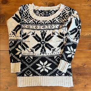 American Eagle Outfitters Black and Cream Nordic Sweater